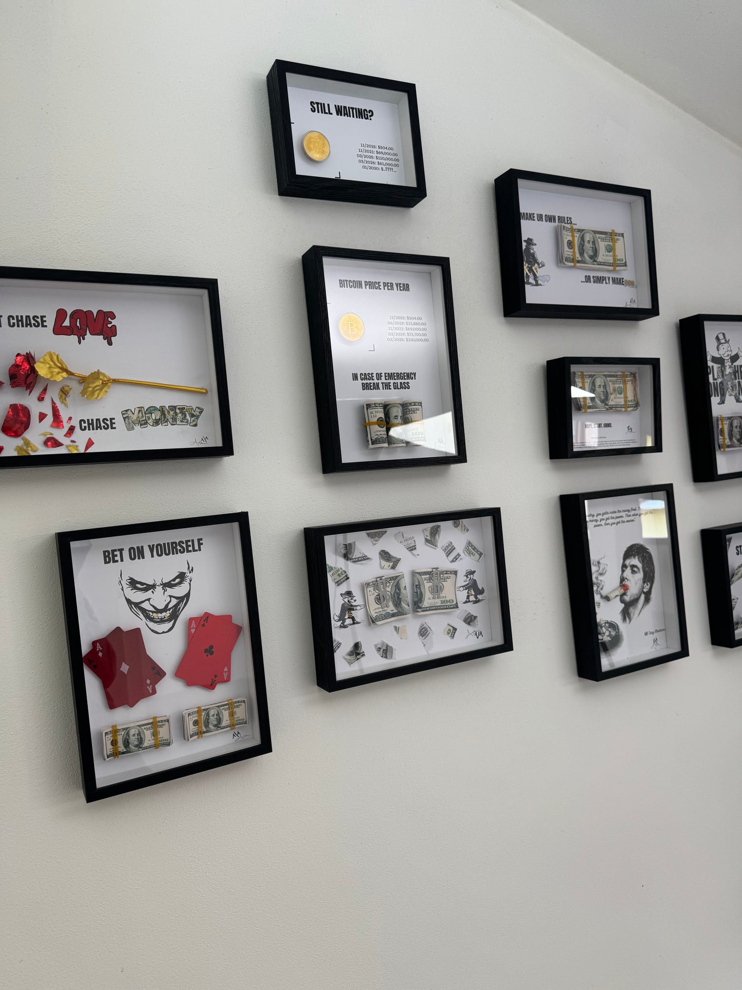 Quadro “DON’T CHASE LOVE CHASE MONEY”